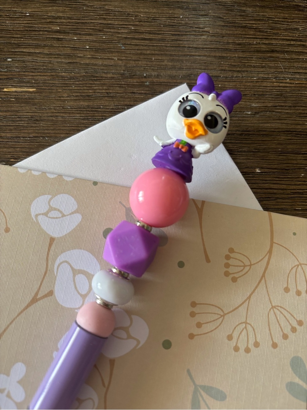 Disney Doorables: Mickey Mouse & Friends: Daisy Duck Halloween handmade Bead Pen